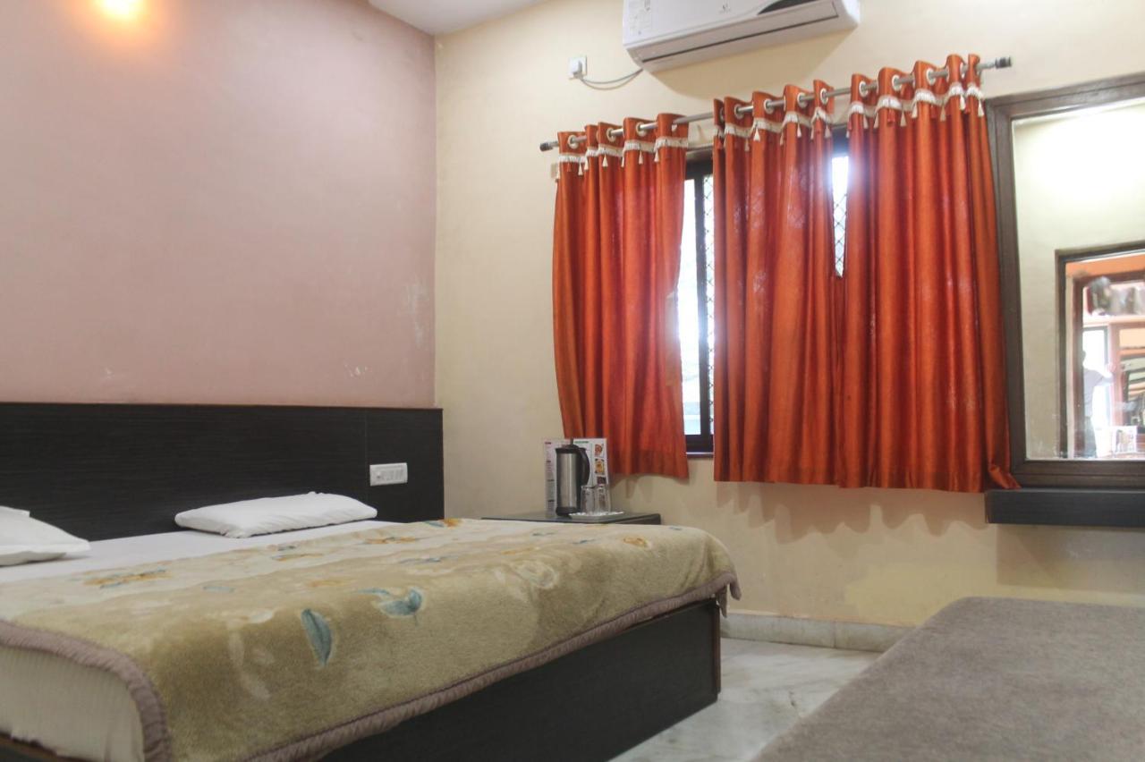 Cozy Room On Neelkanth Road Mount Abu Exterior foto